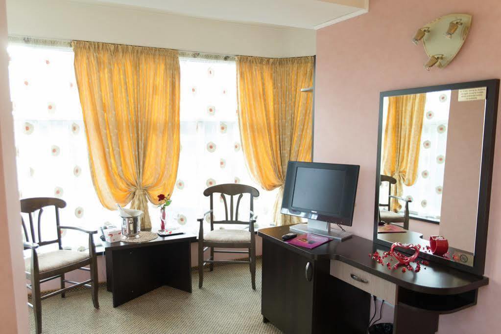 Indiana Hotel ياش المظهر الخارجي الصورة